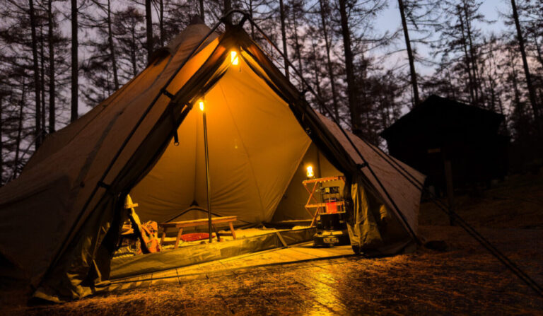 ZANEARTSの人気テント「ZEKU-M」への宿泊プラン受付開始します！